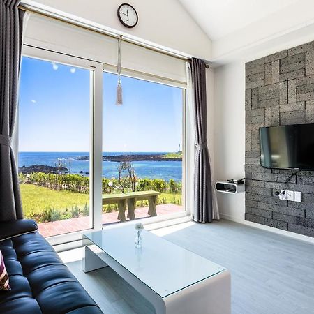 Jeju Turning Point Pension Seogwipo Exterior photo