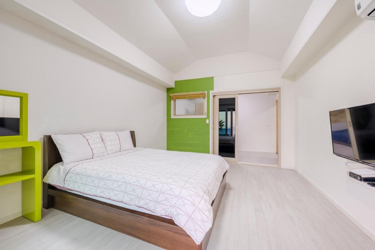 Jeju Turning Point Pension Seogwipo Exterior photo