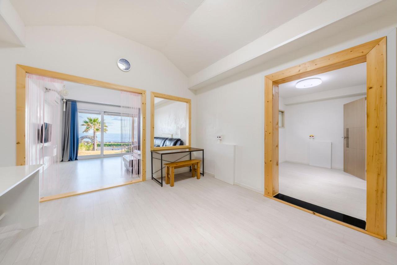 Jeju Turning Point Pension Seogwipo Exterior photo