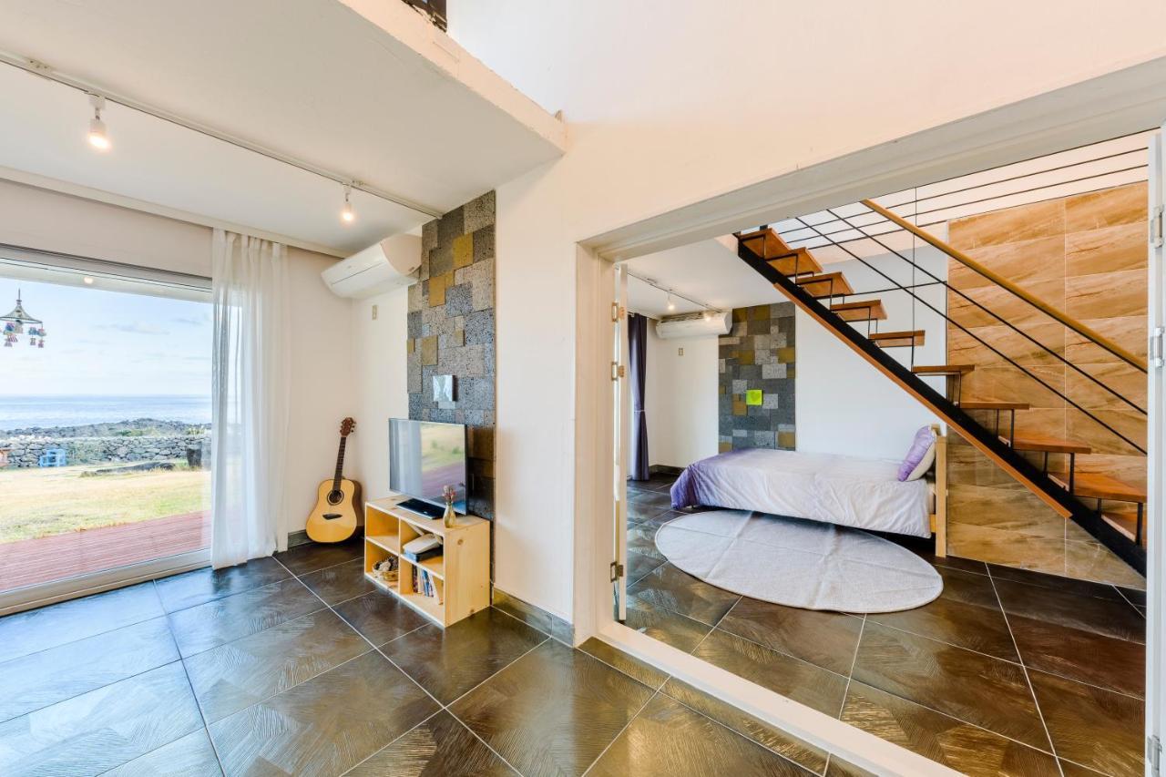 Jeju Turning Point Pension Seogwipo Exterior photo