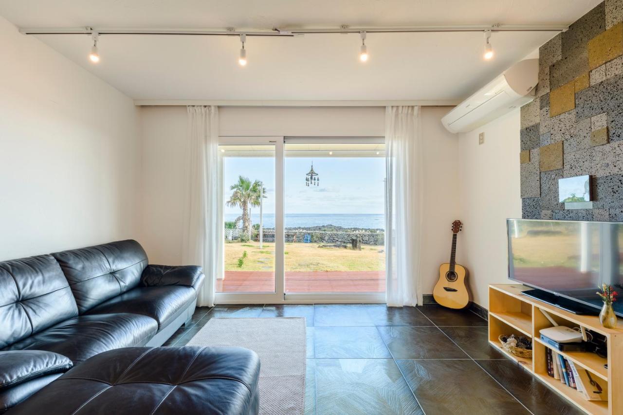 Jeju Turning Point Pension Seogwipo Exterior photo