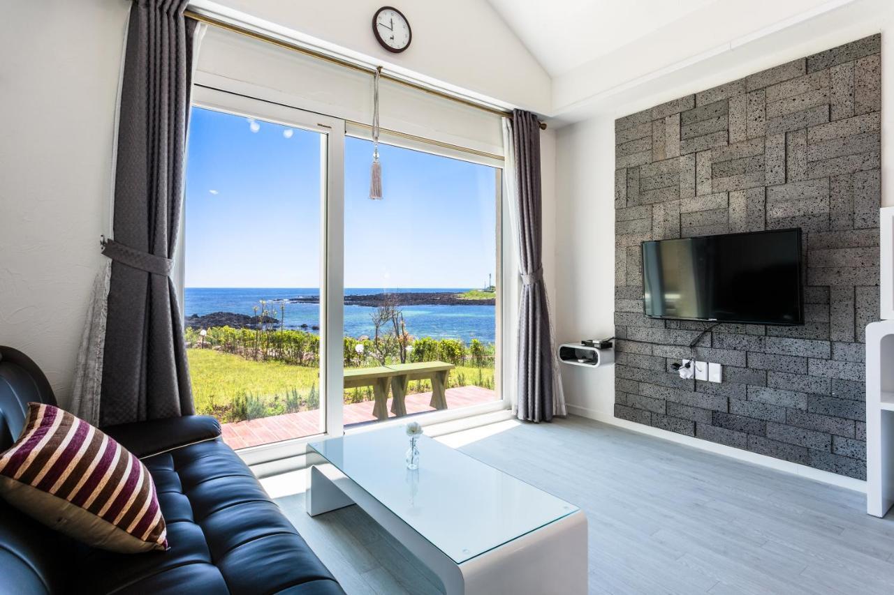 Jeju Turning Point Pension Seogwipo Exterior photo
