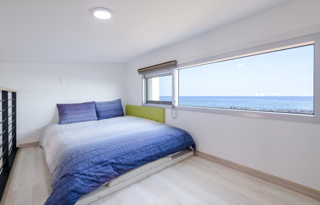 Jeju Turning Point Pension Seogwipo Exterior photo