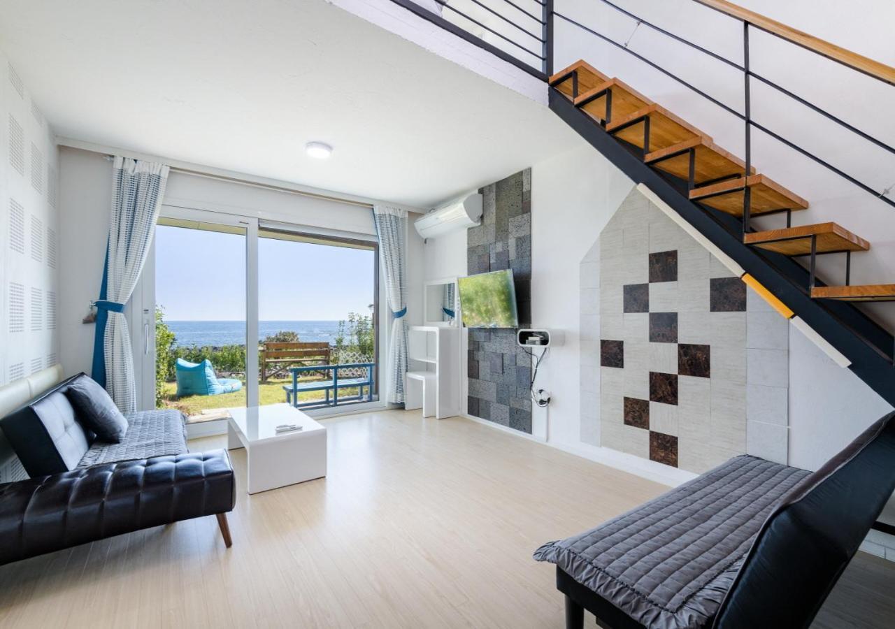 Jeju Turning Point Pension Seogwipo Exterior photo